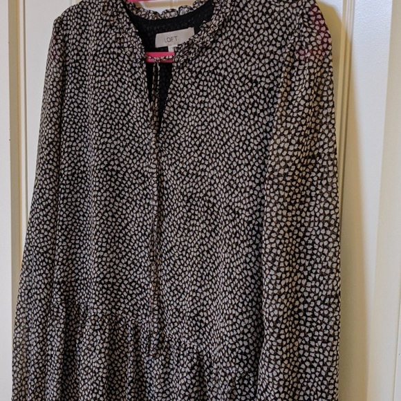 Long-sleeved flowy blouse - Picture 2 of 3